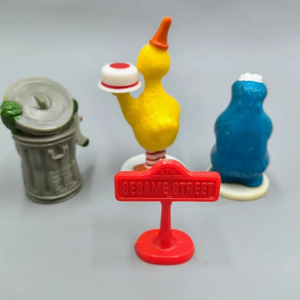 Wilton Sesame Street Party Cake Toppers with Sign Oscar Big Bird Cookie Monster